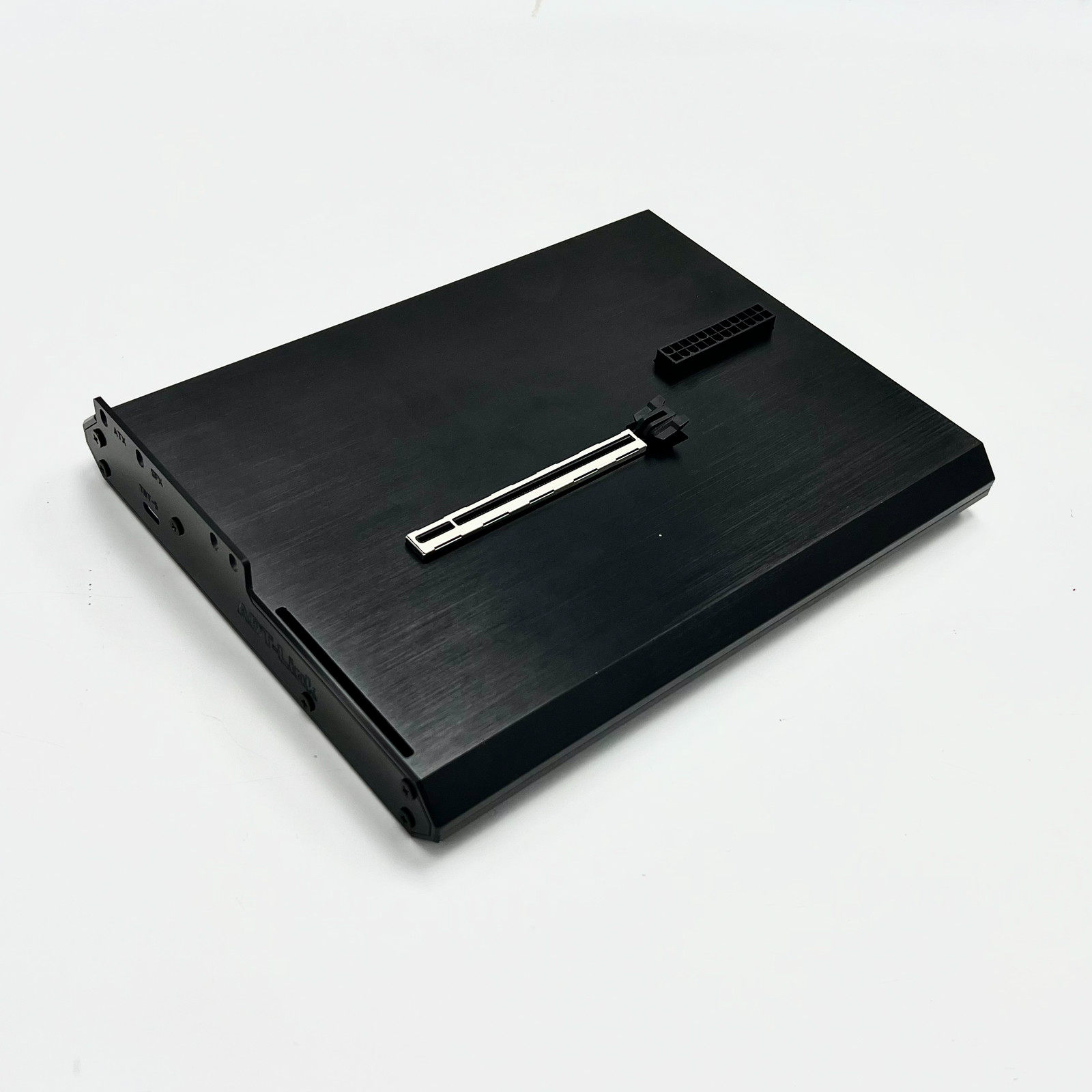 ADT Thunderbolt-5 PCIe 4.0 x4  - Thunderbolt 4 External Gpu Enclosure incelemesi ve fiyatı